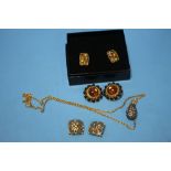 A COLLECTION OF BOXED "JOAN RIVERS" JEWELLERY TO INCLUDE THREE PAIRS OF EARRINGS AND A NECKLACE