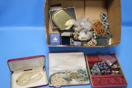 A BOX OF ASSORTED COSTUME JEWELLERY AND LOOSE COINS
