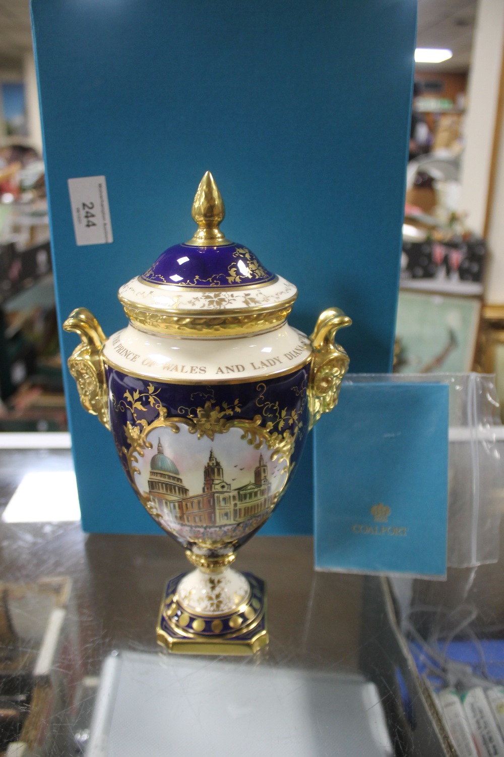 A COALPORT ROYAL WEDDING RAMS HEAD VASE WITH ORIGINAL RECEIPT AND CERTIFICATE 115/250 - Image 3 of 6