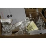 A TRAY OF GLASS DECANTERS, SHIPS IN BOTTLES, COSTUME JEWELLERY ETC. (TRAYS NOT INCLUDED)