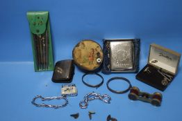 A QUANTITY OF COLLECTABLES TO INCLUDE A SILVER CIGARETTE CASE, TWO BANGLES, VARIOUS PENCILS,