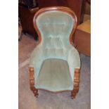 AN ANTIQUE VICTORIAN BEDROOM CHAIR