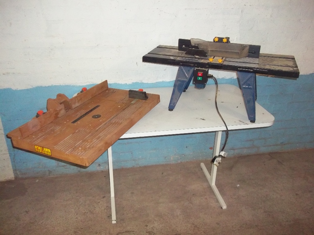 A ROUTER BENCH, A TABLE TOP SAW AND A FRETWORK WORK BENCH - Image 3 of 4