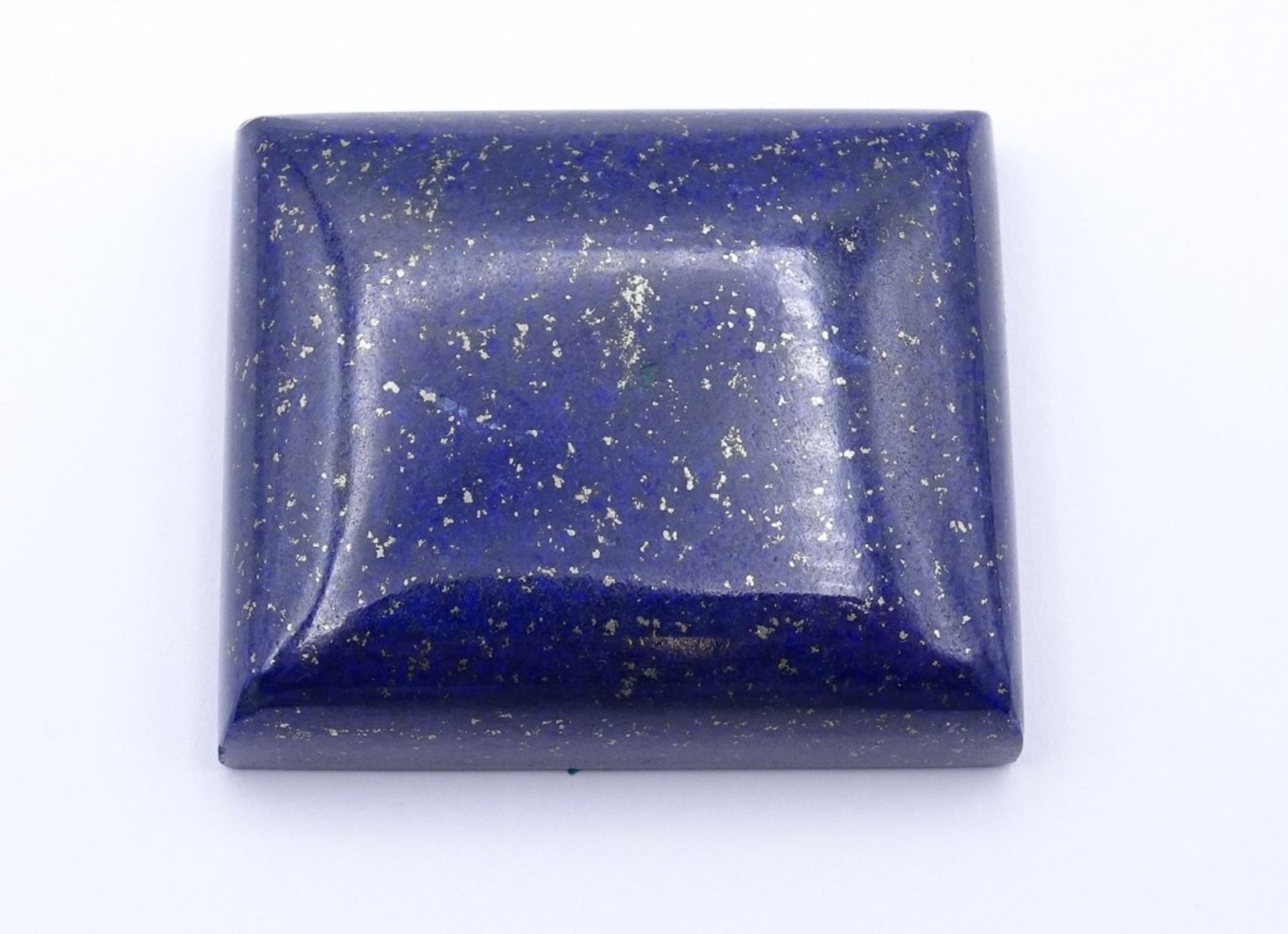 Loser Lapislazuli mit Pyrit Einschlüssen, 315,6ct., 47,4x40,4x13,1mm