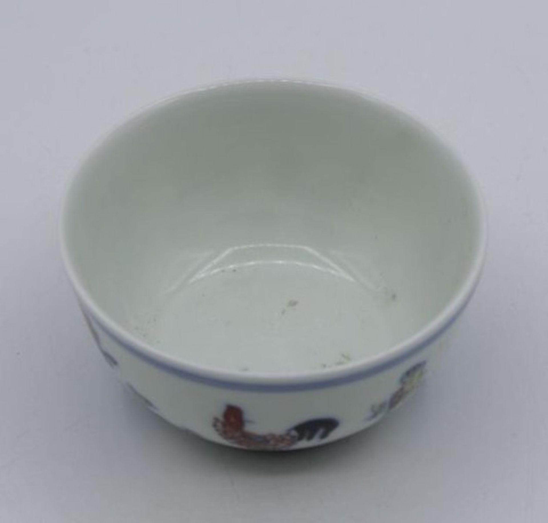 kl. Schale, China, gemarkt, bemalt mit Blumen und Hahn, H-4cm D-8cm. - Image 3 of 4