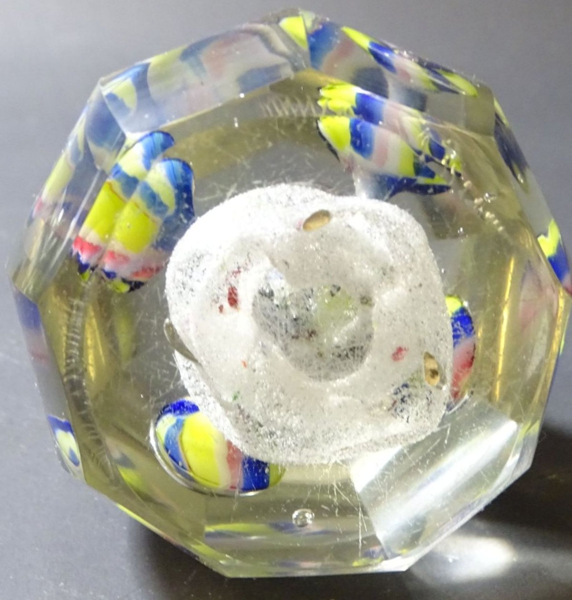 Paperweight mit bunten Pilzen, H-6,5 cm, D-7,5 cm - Bild 4 aus 5