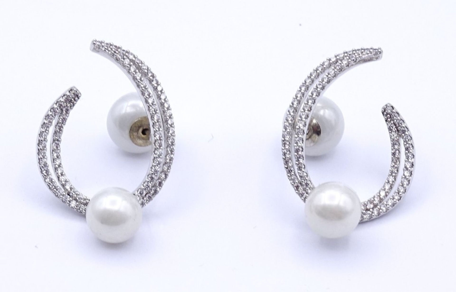 Paar Ohrstecker mit klaren Steinen und Perlen, Silber 0.925 zus.6,4gr., L- 2,7cm - Bild 2 aus 4