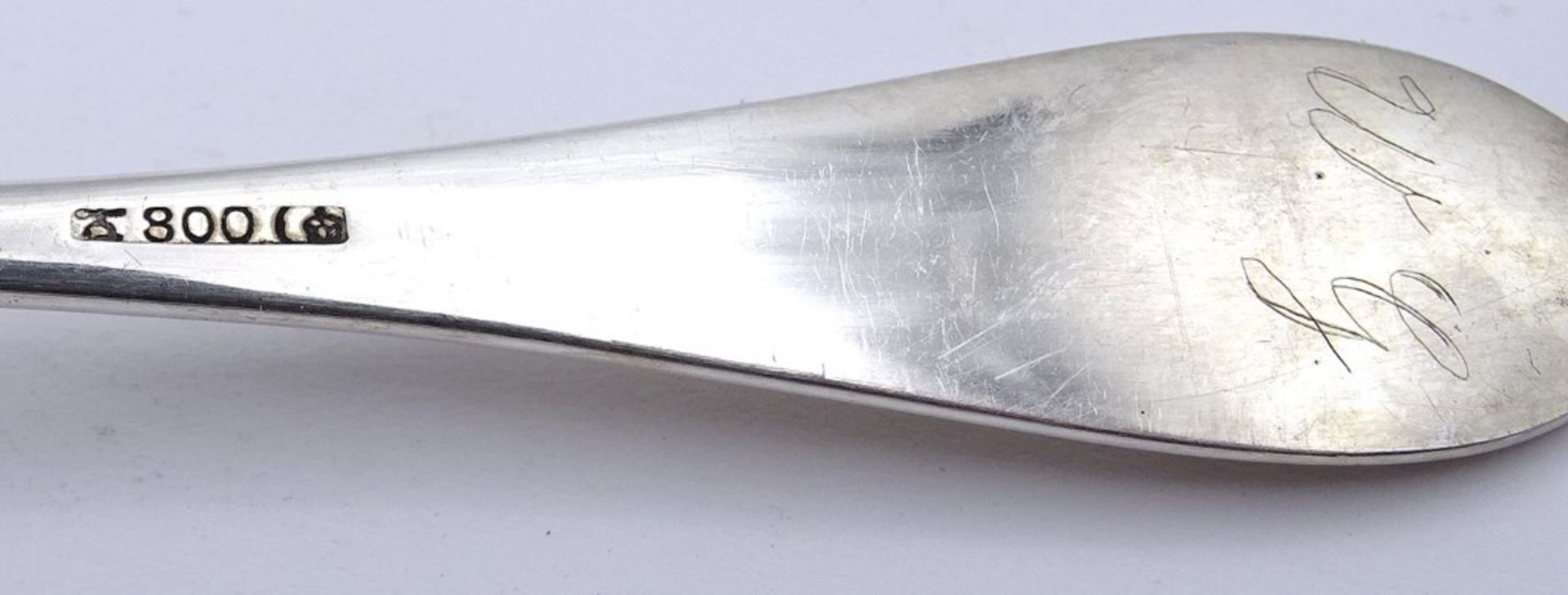 5 Kaffeelöffel in Schachtel, Silber 800/000, Initialen W.G. zus.80,7gr. - Bild 5 aus 6