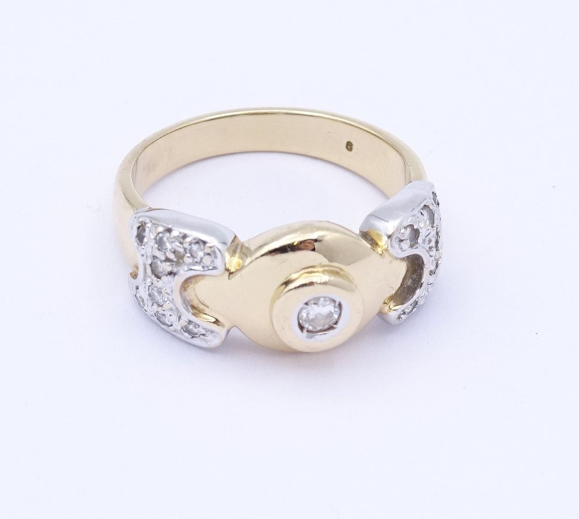 Goldring 0.585 mit Diamanten GG/WG, mittig 0,10ct., 5,65gr., RG 56