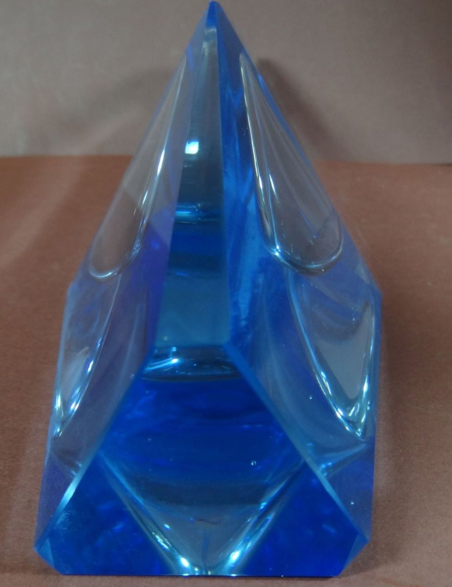 3x blaue Kunstglasvasen VEB Ilm-Kristall, Handschliff, H-ca. 21 cm - Bild 4 aus 5