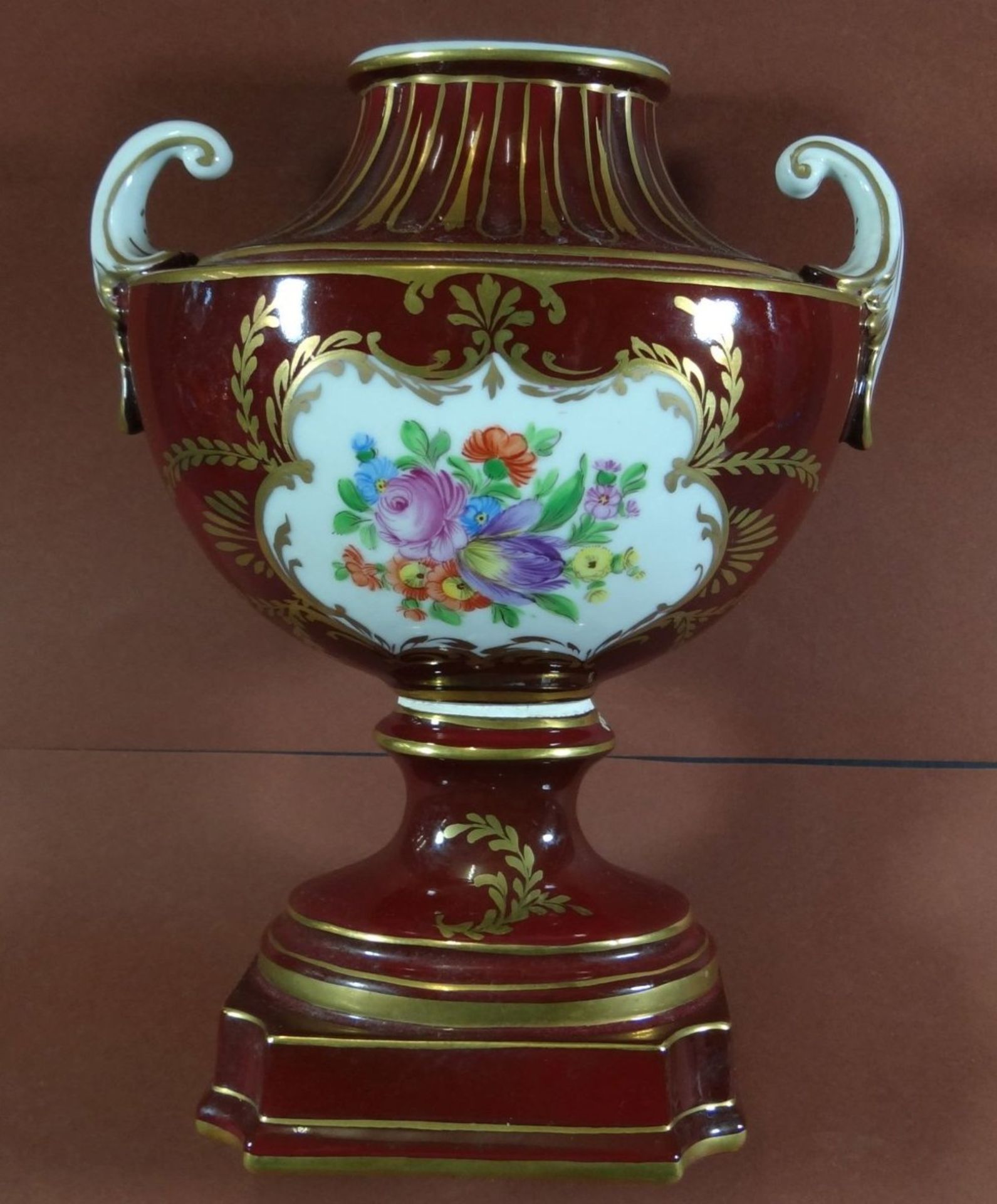 Vase "Potschappel" Dresden, Handmalerei in Reserven, Goldstaffage, H-19 cm, B-14 cm - Bild 3 aus 5