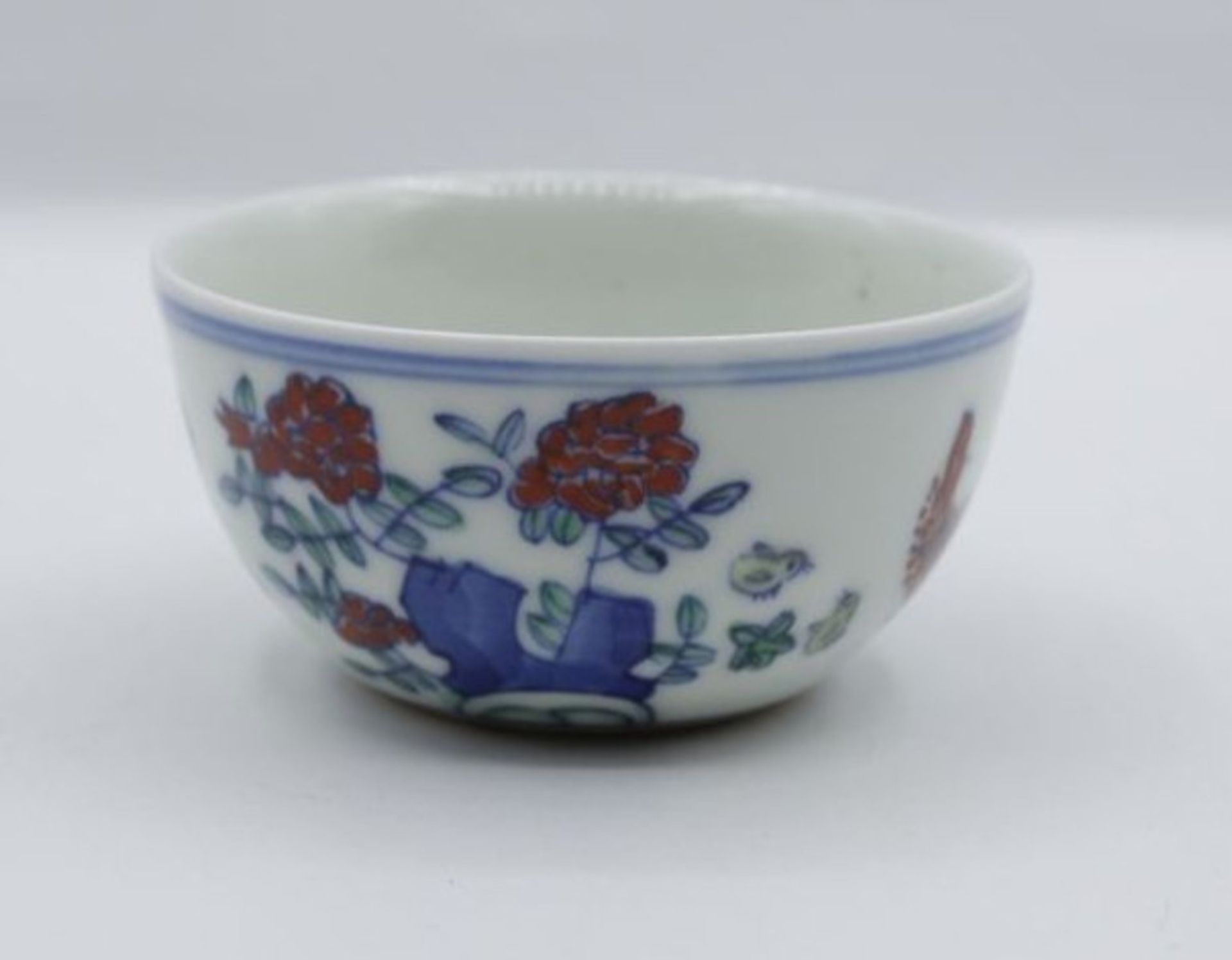 kl. Schale, China, gemarkt, bemalt mit Blumen und Hahn, H-4cm D-8cm.