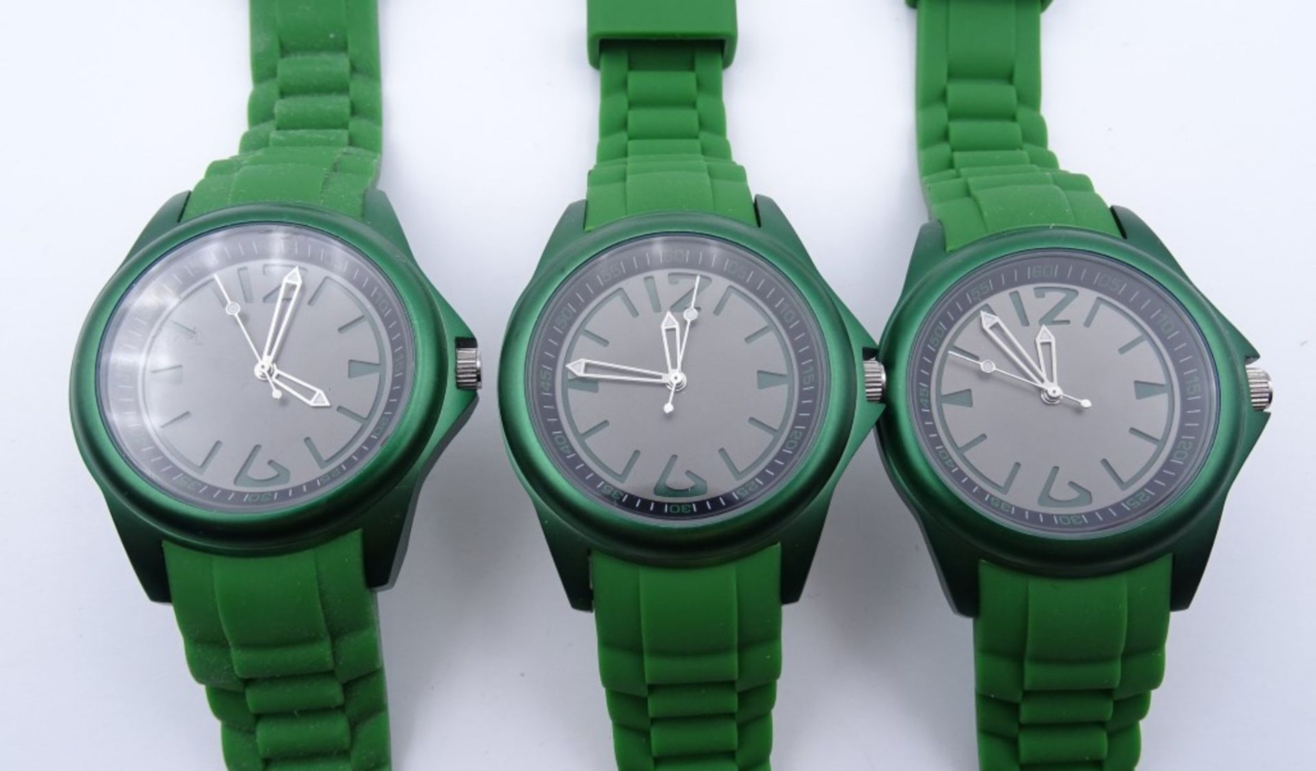 3 gleiche Armbanduhren "Ascot";Quartzwerke,grünfarbig,D- 38mm,guter Zustand,Funktionen nicht - Bild 2 aus 4