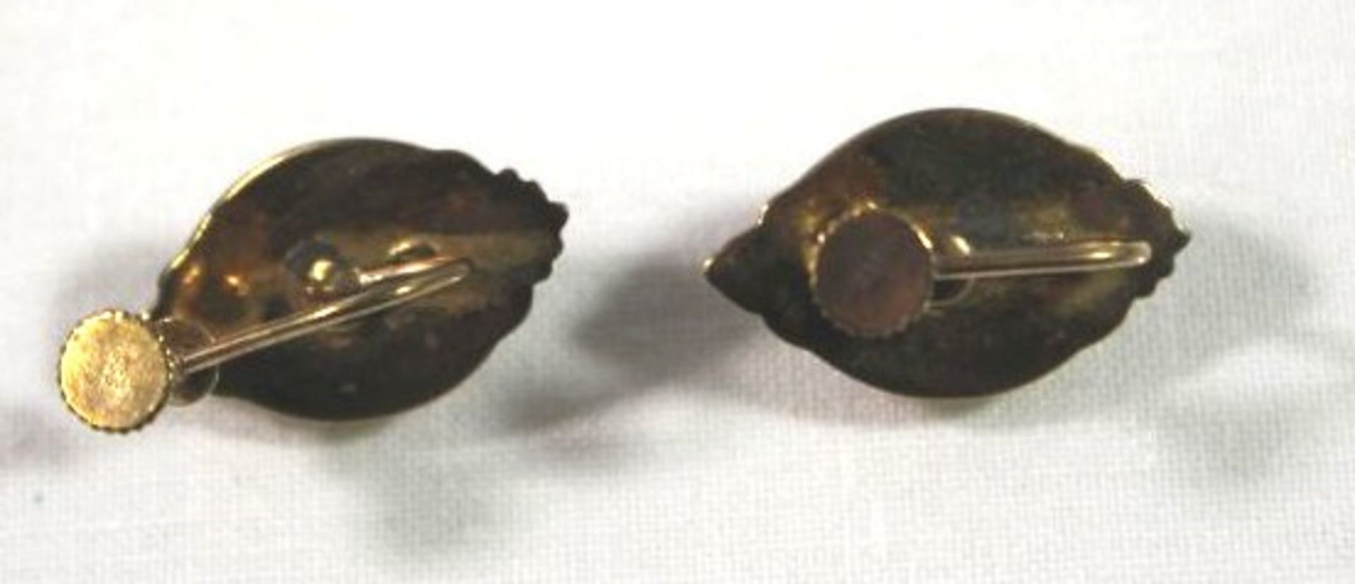 Biedermeier-Ohrschmuck, gepunzt 333, mit Onyx, zus. 3,1gr., Schraubverschluß, ca. L-2cm. - Bild 2 aus 3