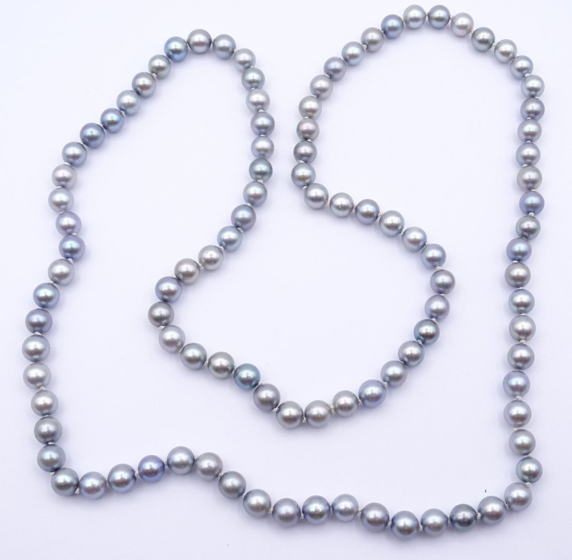 Graue Perlen Halskette ca.L- 74cm, 44,4gr. D- 6,5-6,9mm