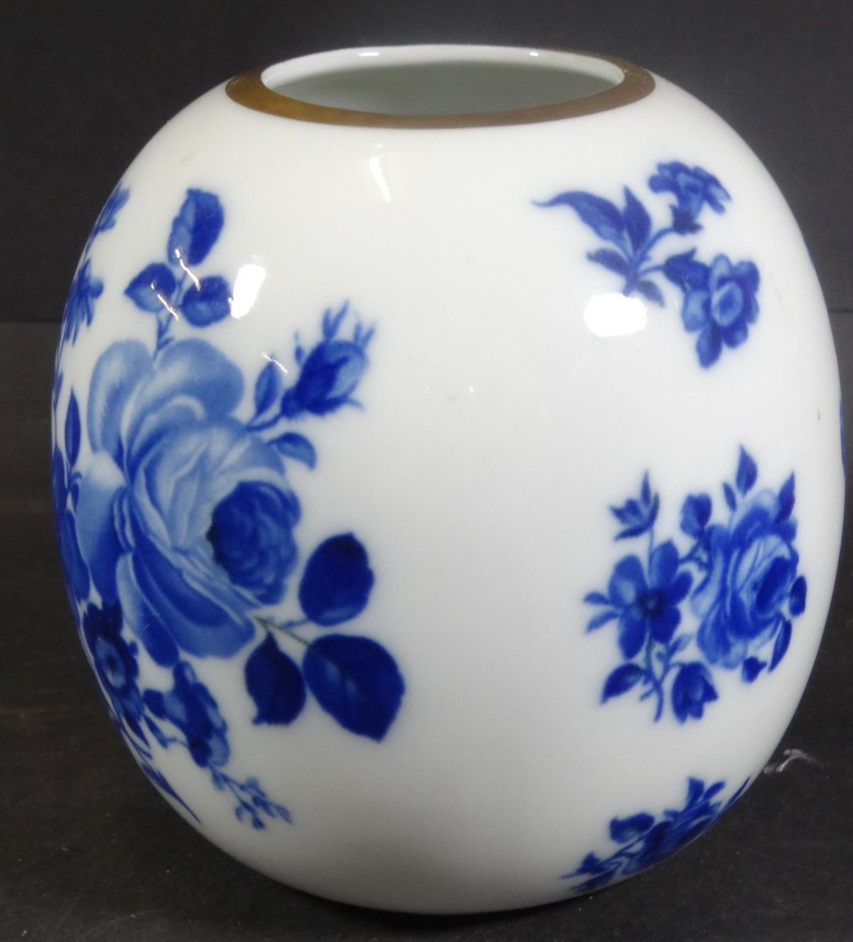 kl. Vase "Royal KPM" mit Kobaltblumen, H-12 cm, D-11 cm - Bild 4 aus 5