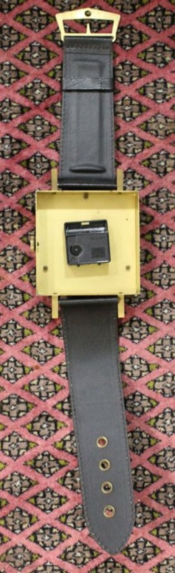 Wanduhr in Form einer Armbanduhr, Hettig, Batteriewerk, Funktion nicht geprüft, L-75cm. - Bild 3 aus 3