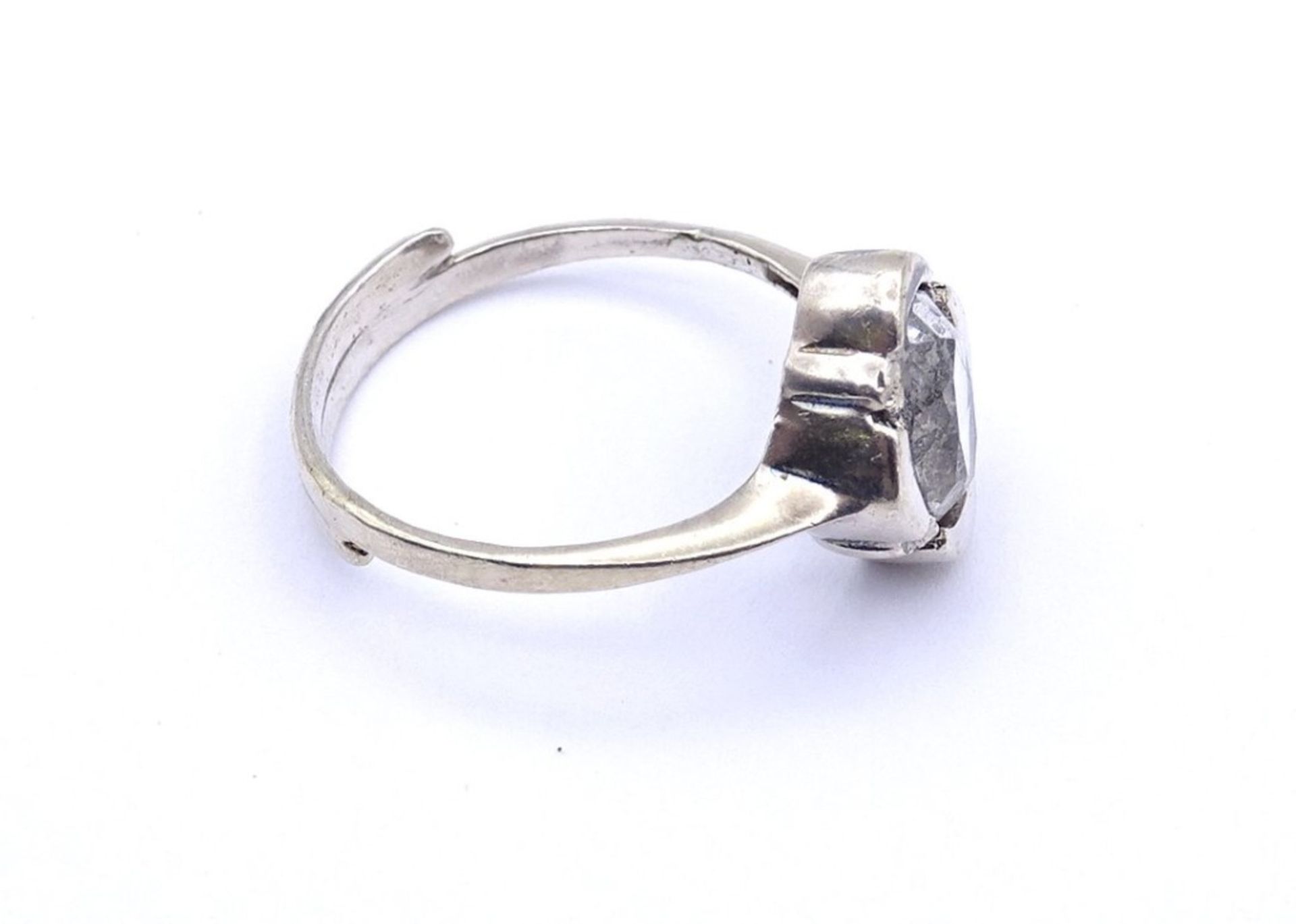Silber Ring mit klaren facc. Stein. offene Ringschiene, 1,8gr. - Bild 3 aus 4