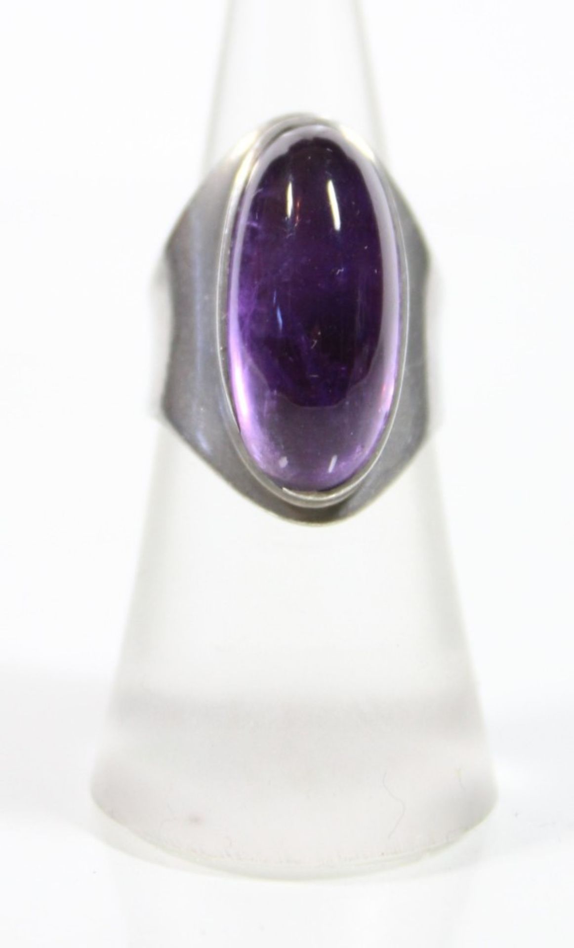 925-Sterlingsilber-Ring mit Amethyst-Cabochon, 21,3 x 9,8 cm, RG 50, 8,7 gr., Fassung weist