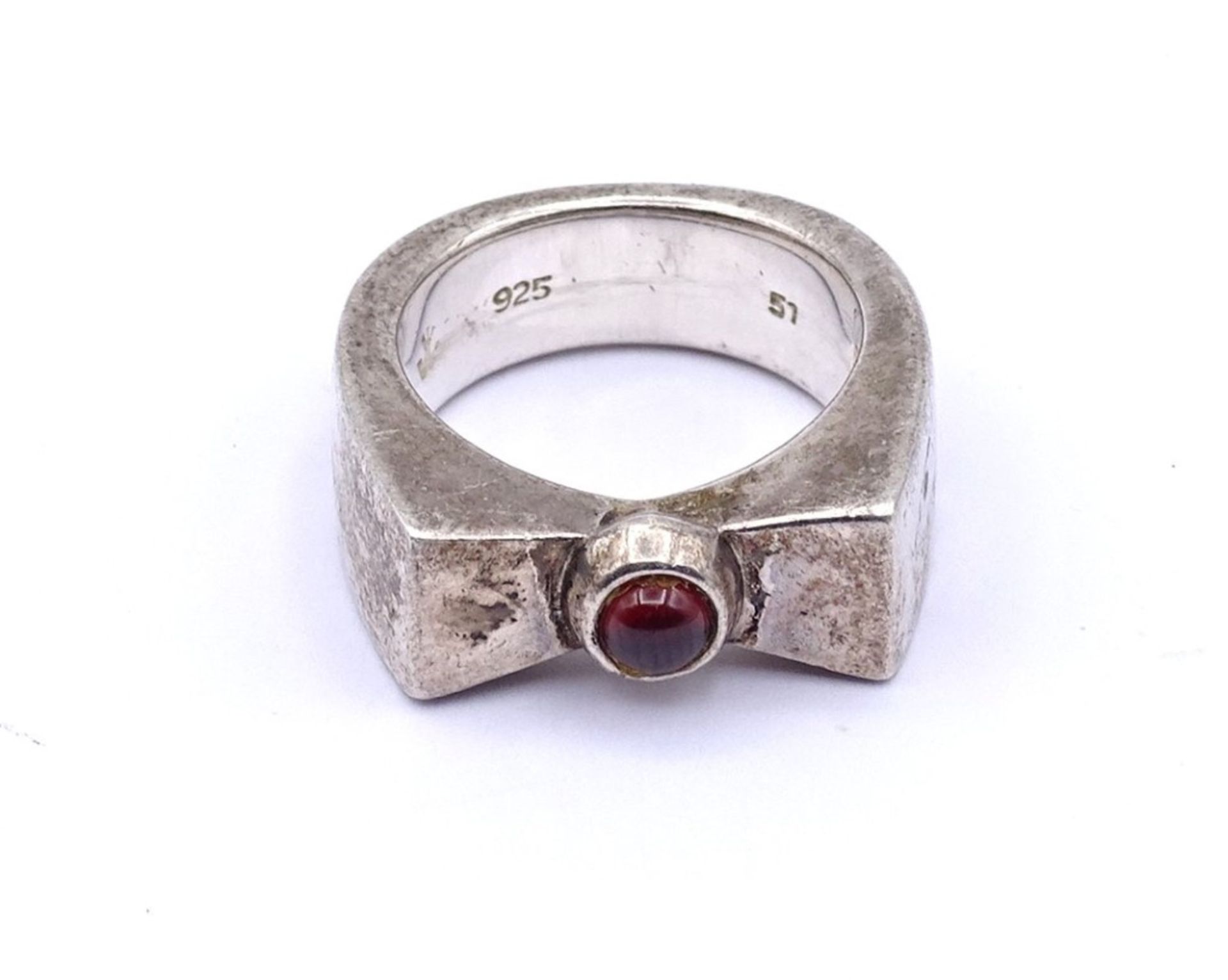 925er Silber Ring mit einen kl. runden Granat, 12,1gr., RG 51 - Bild 2 aus 3