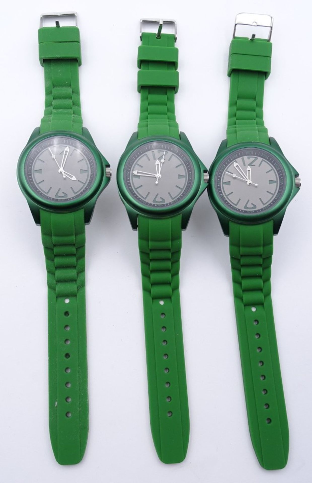 3 gleiche Armbanduhren "Ascot";Quartzwerke,grünfarbig,D- 38mm,guter Zustand,Funktionen nicht