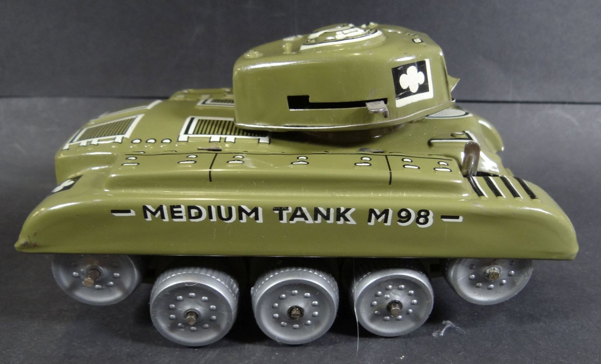 Gama M98 Panzer in OVP, neuwertig, aber Kanonenrohr und Panzerketten fehlen! 60-er Jahre - Bild 6 aus 8
