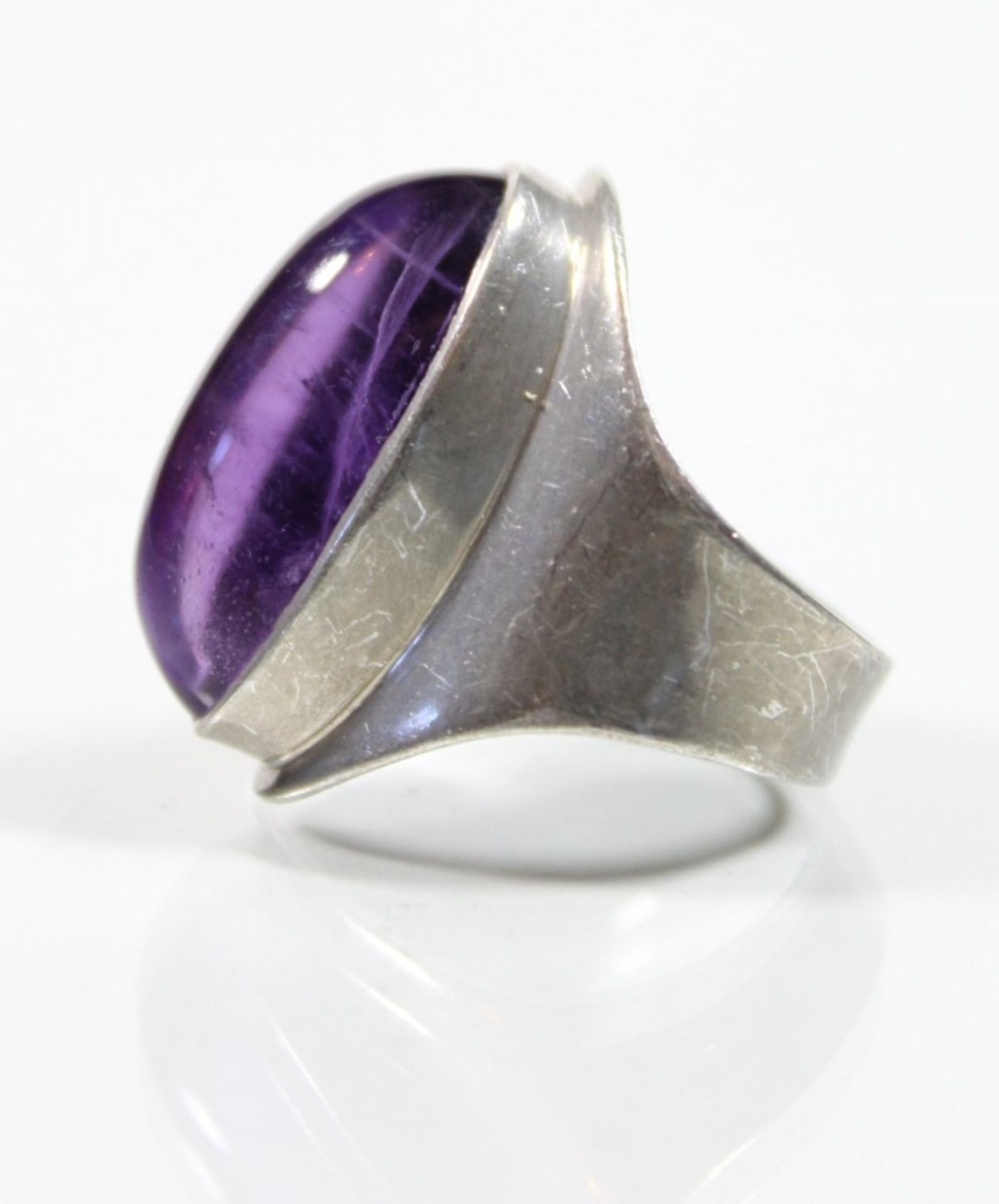 925-Sterlingsilber-Ring mit Amethyst-Cabochon, 21,3 x 9,8 cm, RG 50, 8,7 gr., Fassung weist - Bild 4 aus 5