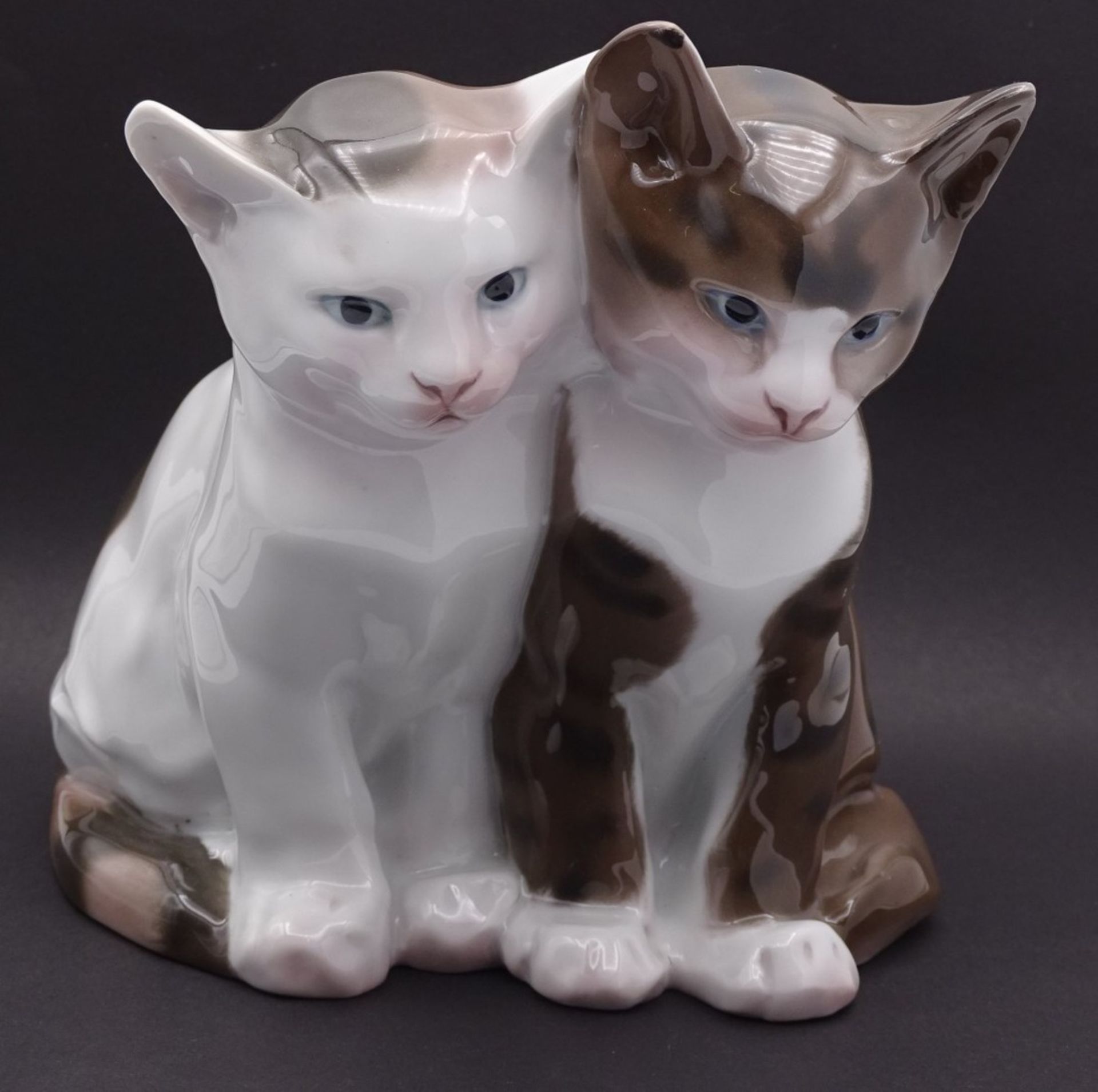 Porzellan Figur : Kätzchenpaar von "Rosenthal" Mod.Nr. 144,Entw. Willy Zügel, H-16cm,Ohr bestossen