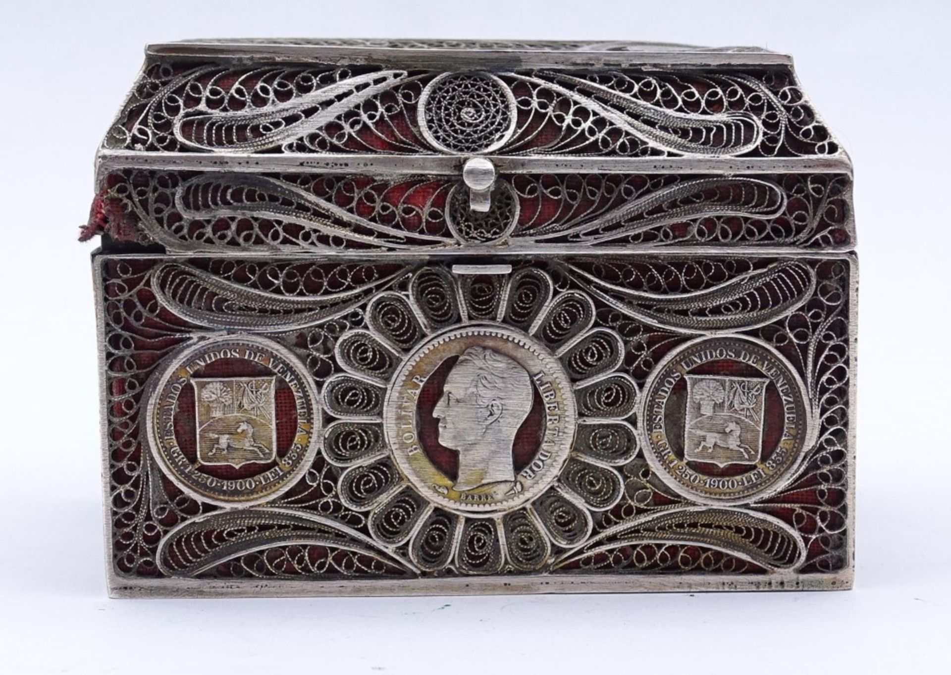 Filigran gearbeitete Silber Schatulle mit ausgestanzten Münzen,86,5gr., H-5,5cm, 7,0x5,0cm,