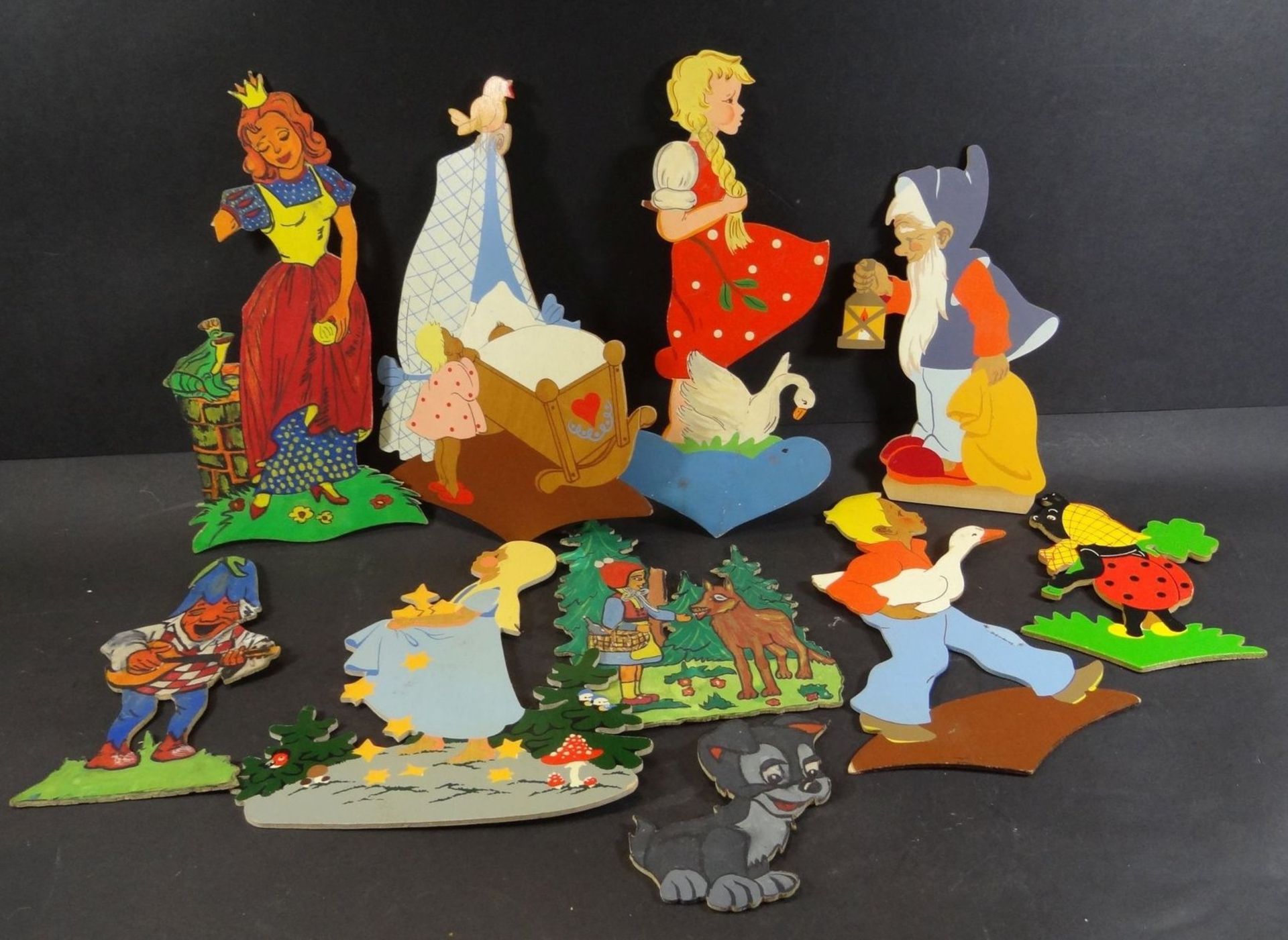 10x Märchenfiguren, Laubsägearbeiten lackiert, div. Hersteller, H-11 bis 26 cm