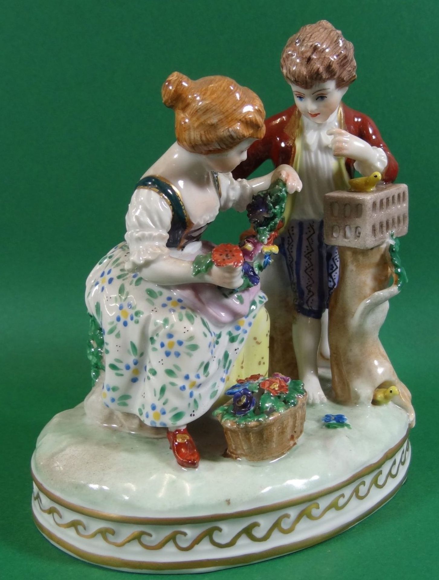 Junges Paar mit Küken, "Dresden-Potschappel" bemalt, H-13 cm, B-12 cm - Bild 3 aus 6