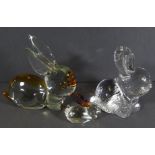 3x Glashasen, alle von Goebel, H-4 bis 9 cm