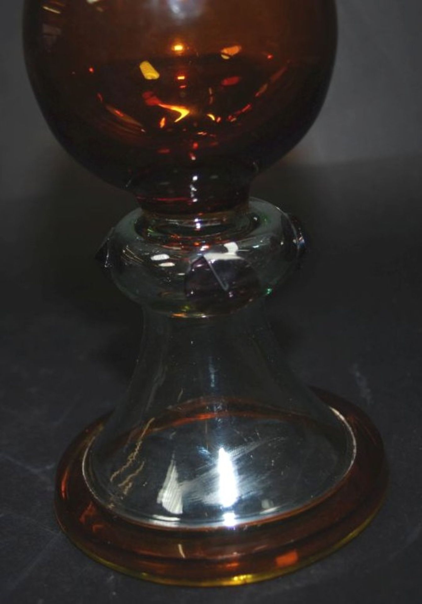 Glas auf Stand, mit bernsteinfarbener Kuppa, Stand und Noppen, H-15 cm, - Image 3 of 4