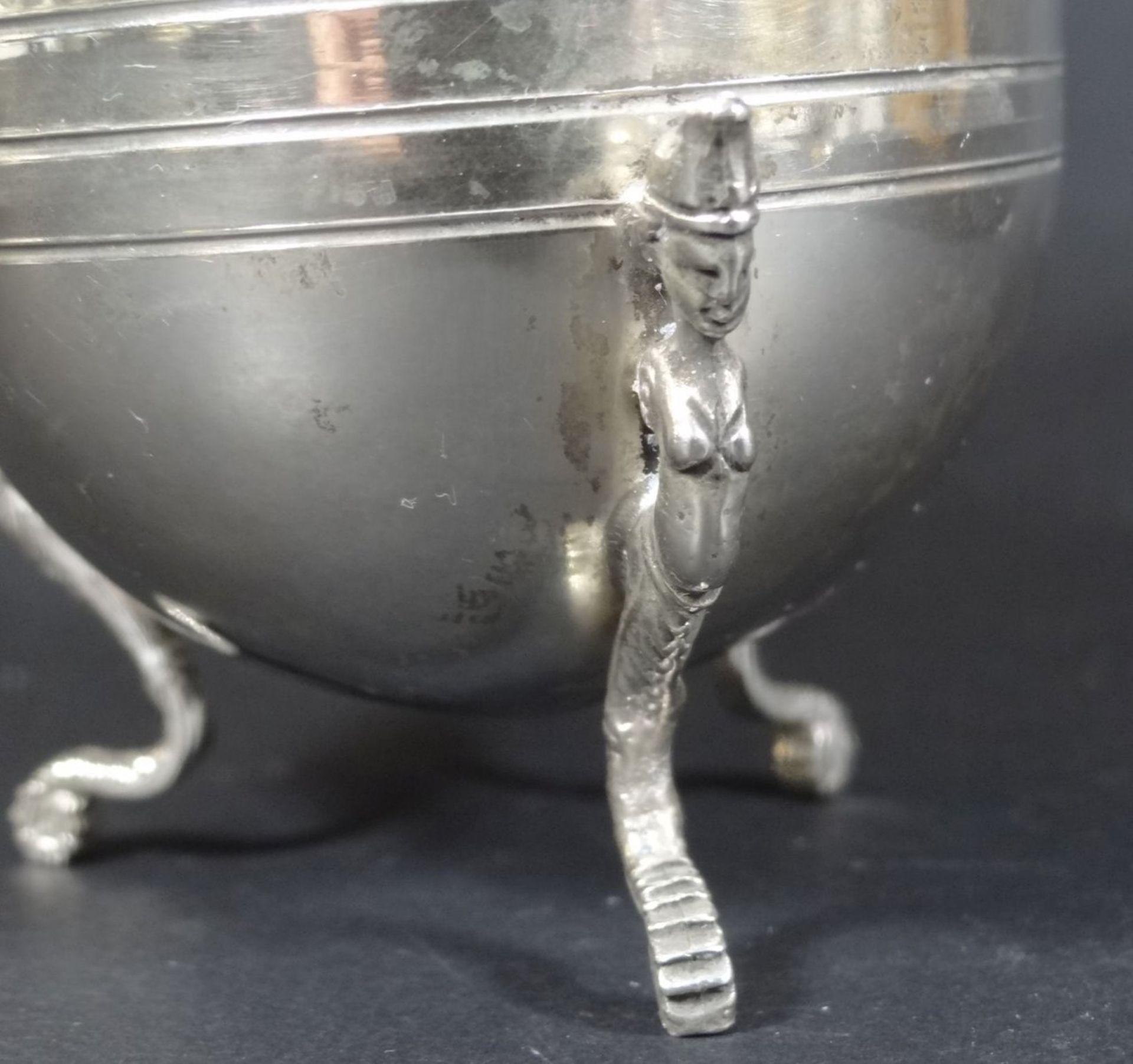 gr. Silber-Teeglashalter, getragen von 3 Nixen, geprüft, H-10 cm, D-6 cm, 98 gr. - Bild 4 aus 6