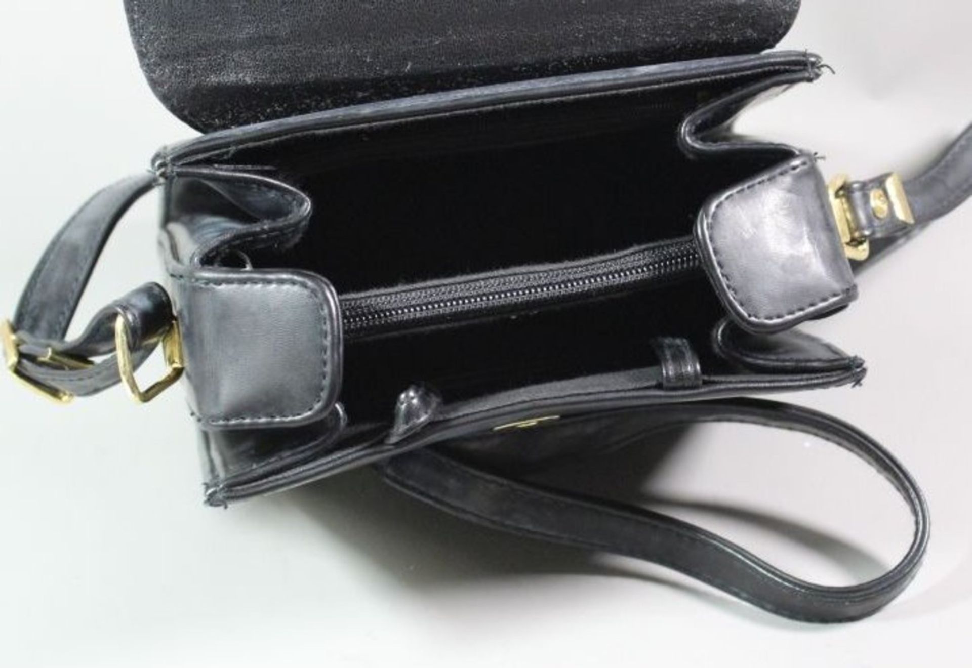 schwarze Handtasche, gemarkt, Kastenform, 19 x 19cm. - Bild 4 aus 4