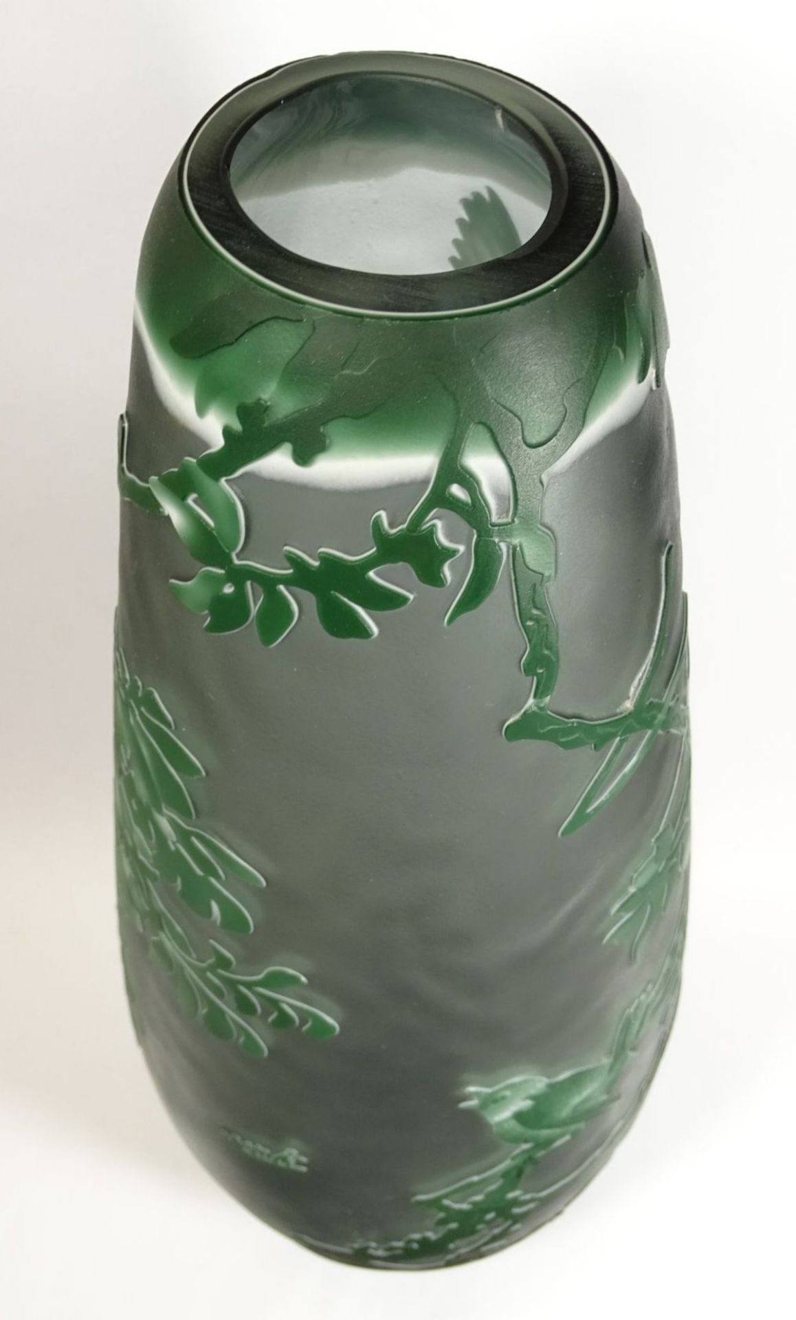 hohe Vase, bezeichnet Type Gallè, Zweige mit Vögel, überfangen und geschnitten, H-48 cm - Image 9 of 10