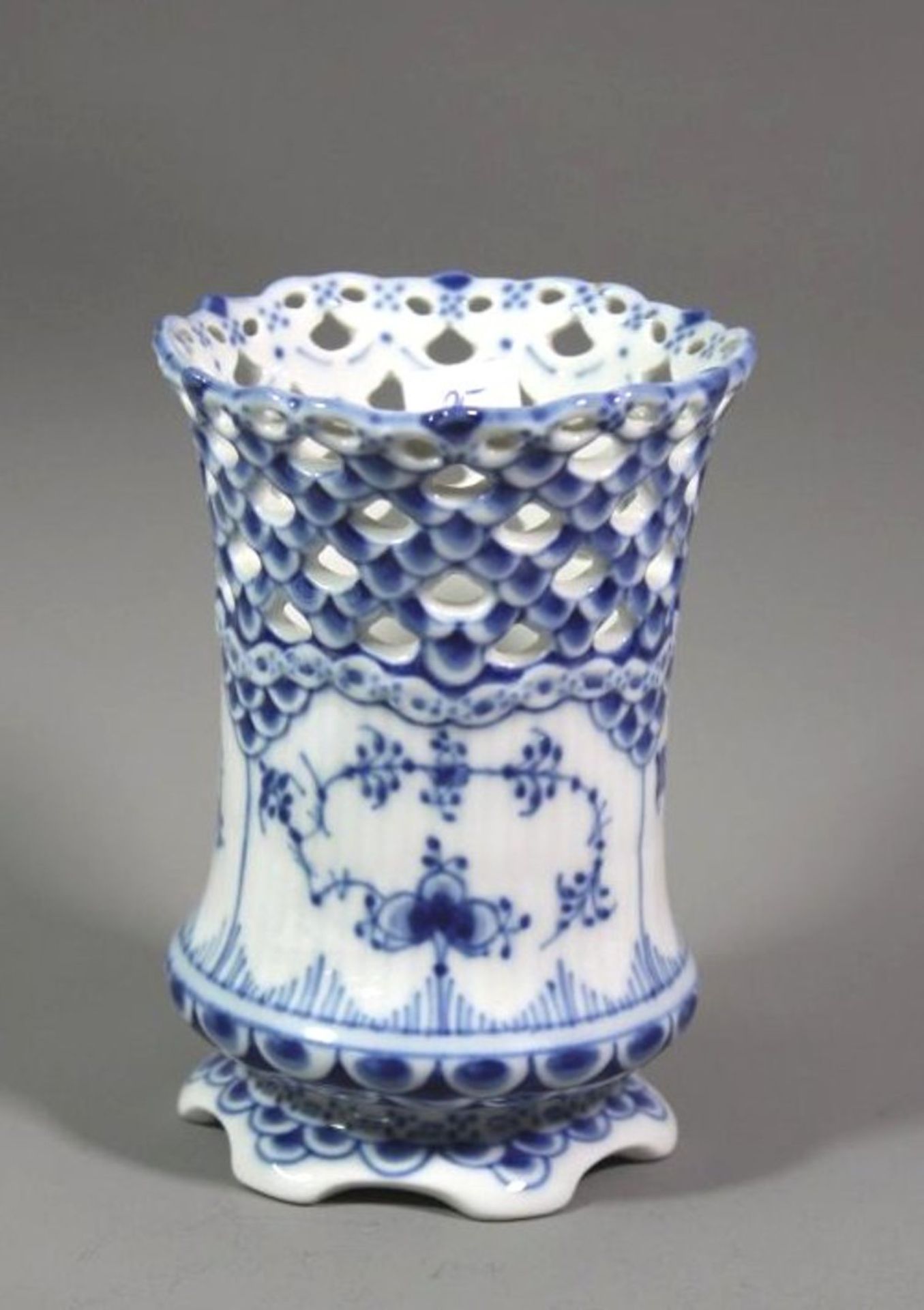 Vase, Royal Copenhagen, Musselmalet, Vollspitze, H-11cm.