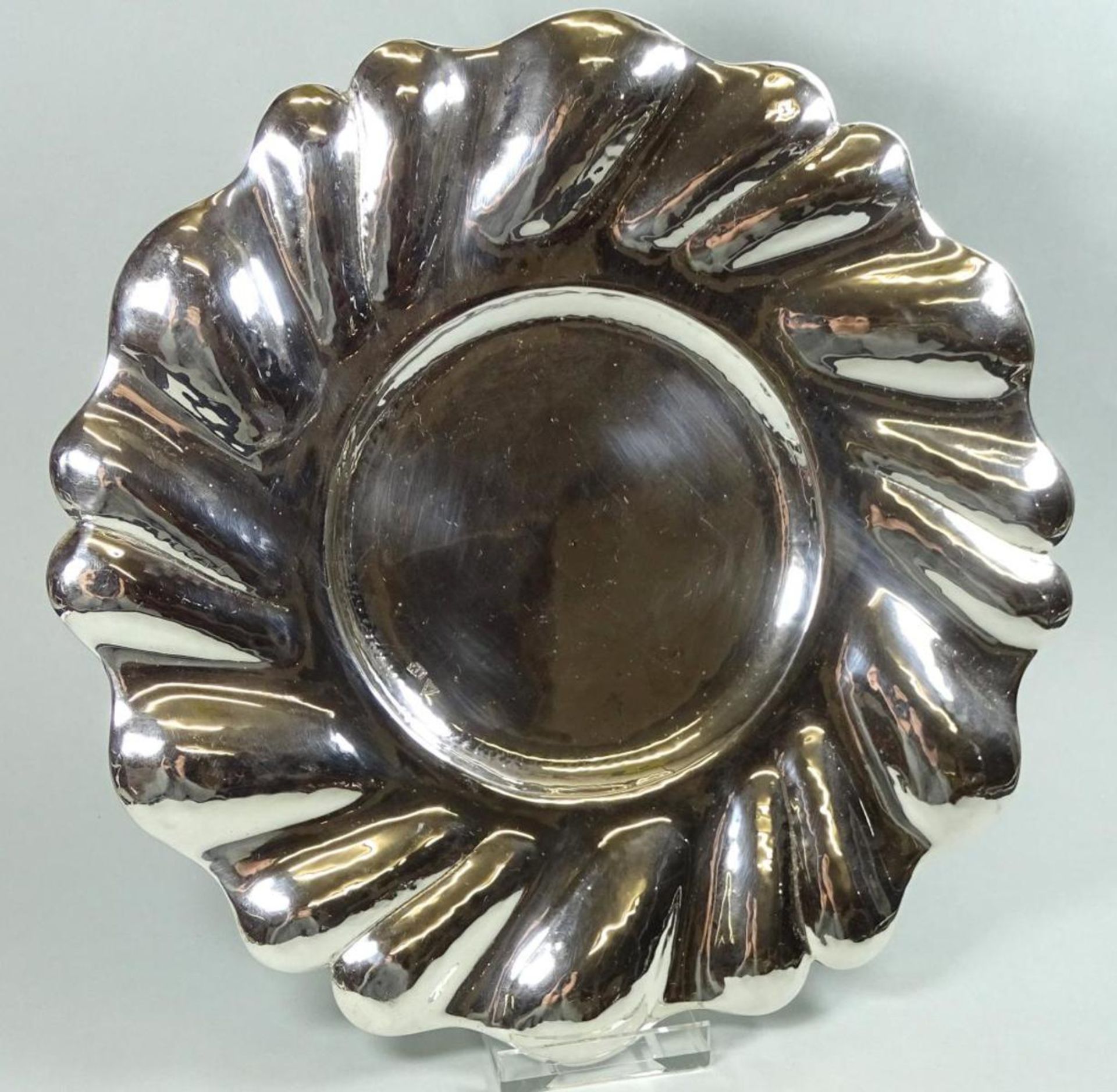 runder gewellter Silberteller -900- , D.-27 cm, 422 gr.