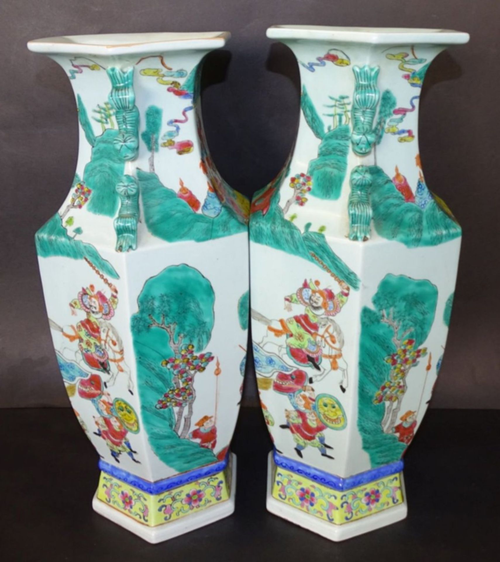 Paar hohe China-Vasen, bemalt, H-44 cm - Image 3 of 6