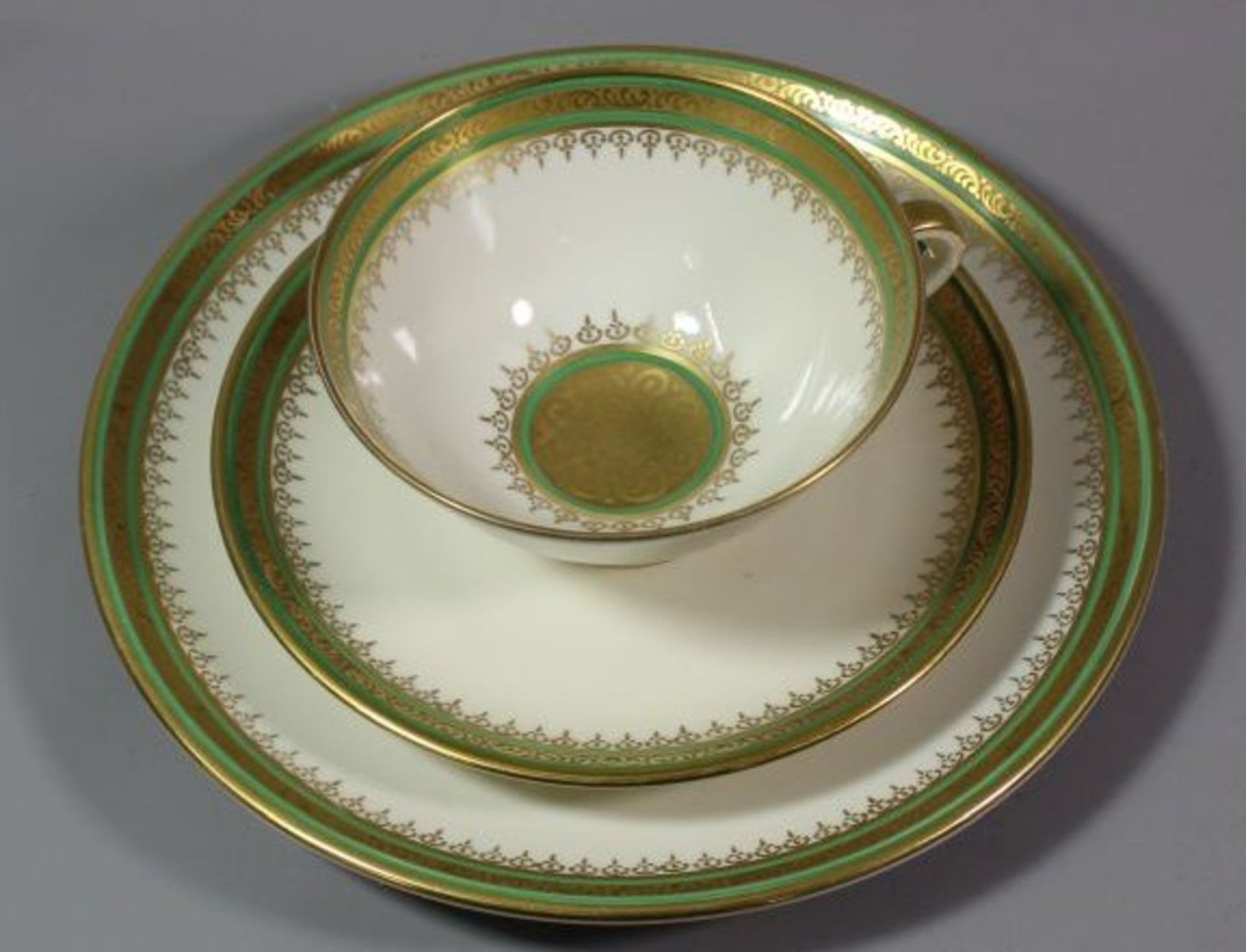 Sammelgedeck, Fürstenberg, grüner Rand u. Golddekor, Tasse H-5cm. - Image 2 of 3