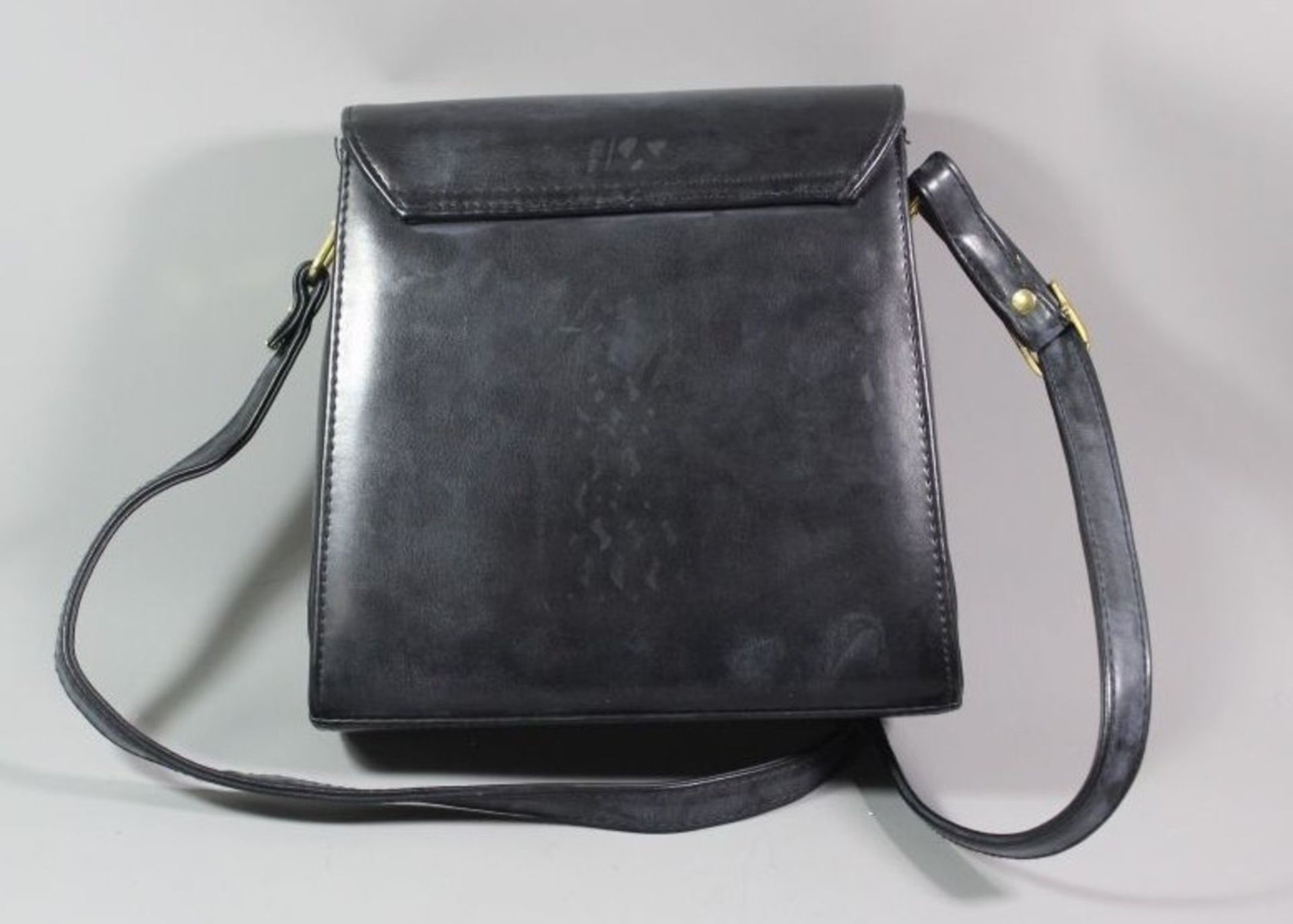 schwarze Handtasche, gemarkt, Kastenform, 19 x 19cm. - Bild 3 aus 4