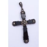 Altes Brust Kreuz mit Onyx und Markasiten,Silber 0.835 L- 5,0cm, 4,4gr.