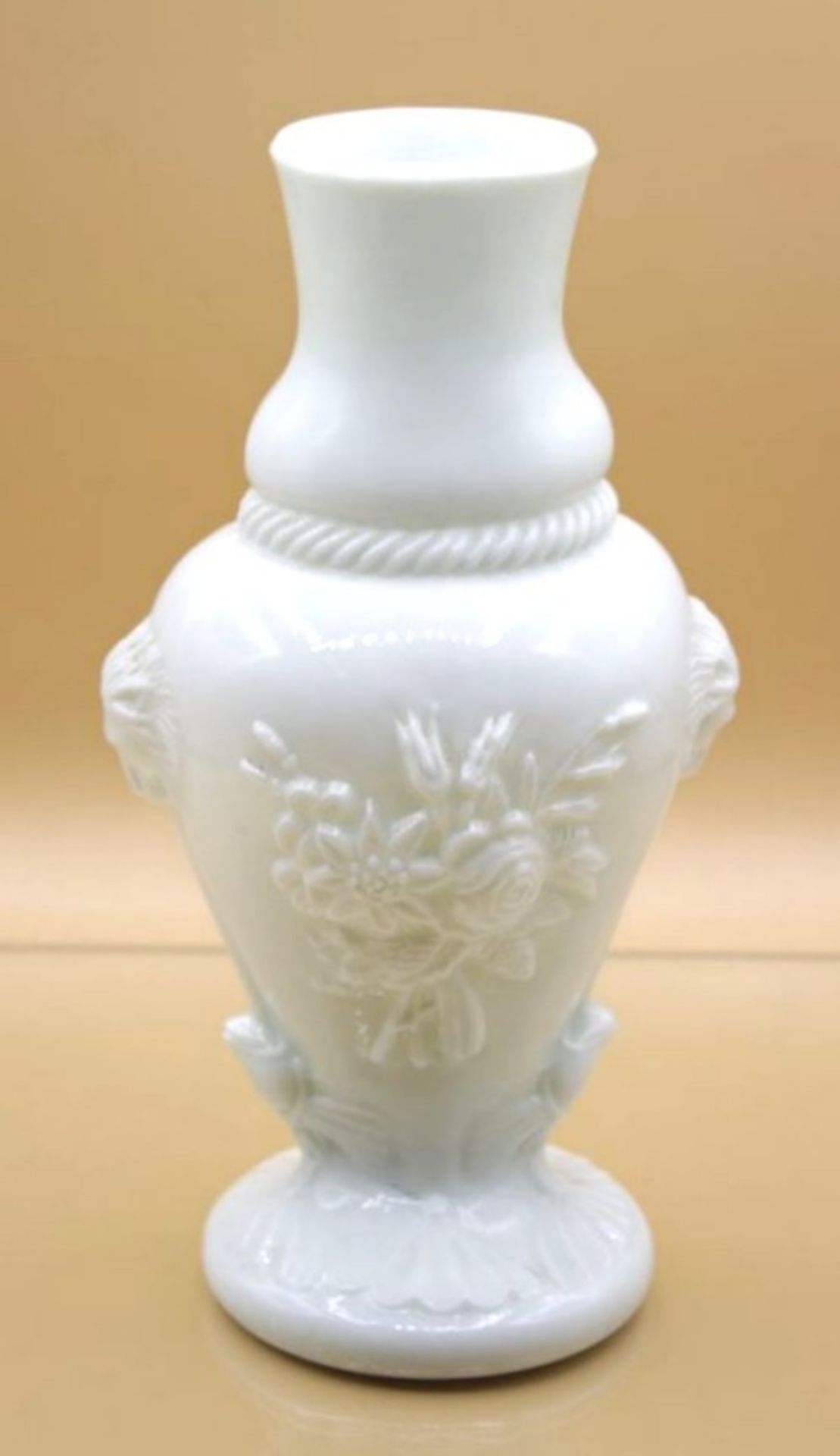 Vase um 1910/20, opalines Glas reliefiert, H-20,5cm. - Image 3 of 4