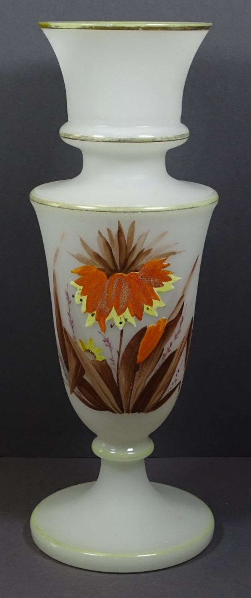 Große Biedermeier Vase ,19.Jhd.Opalinglas mit Blütenmalerei in Emailfarben,H-39cm