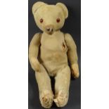 Alter Teddybär, stark bespielt, Arme, Beine und Kopf beweglich, L. 31,5 cm