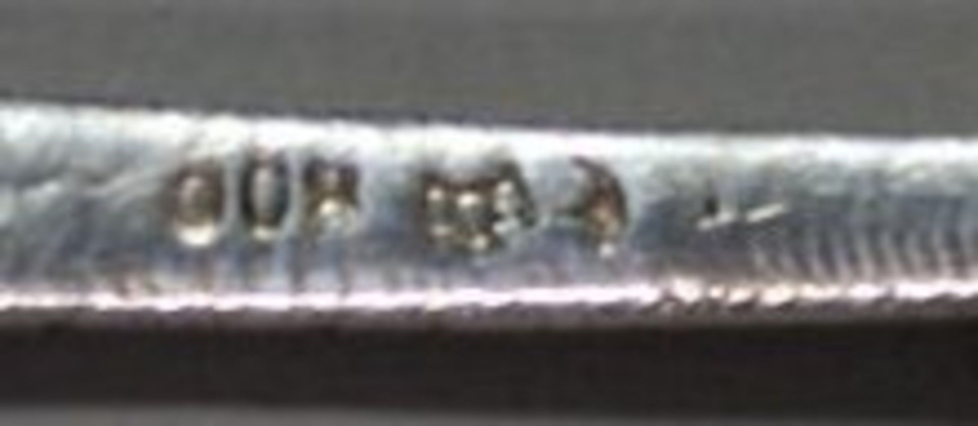 Sahnelöffel und Fleischgabel, 800er Silber, Rosenmuster, 38,5gr., ca. L-17cm. - Image 3 of 3