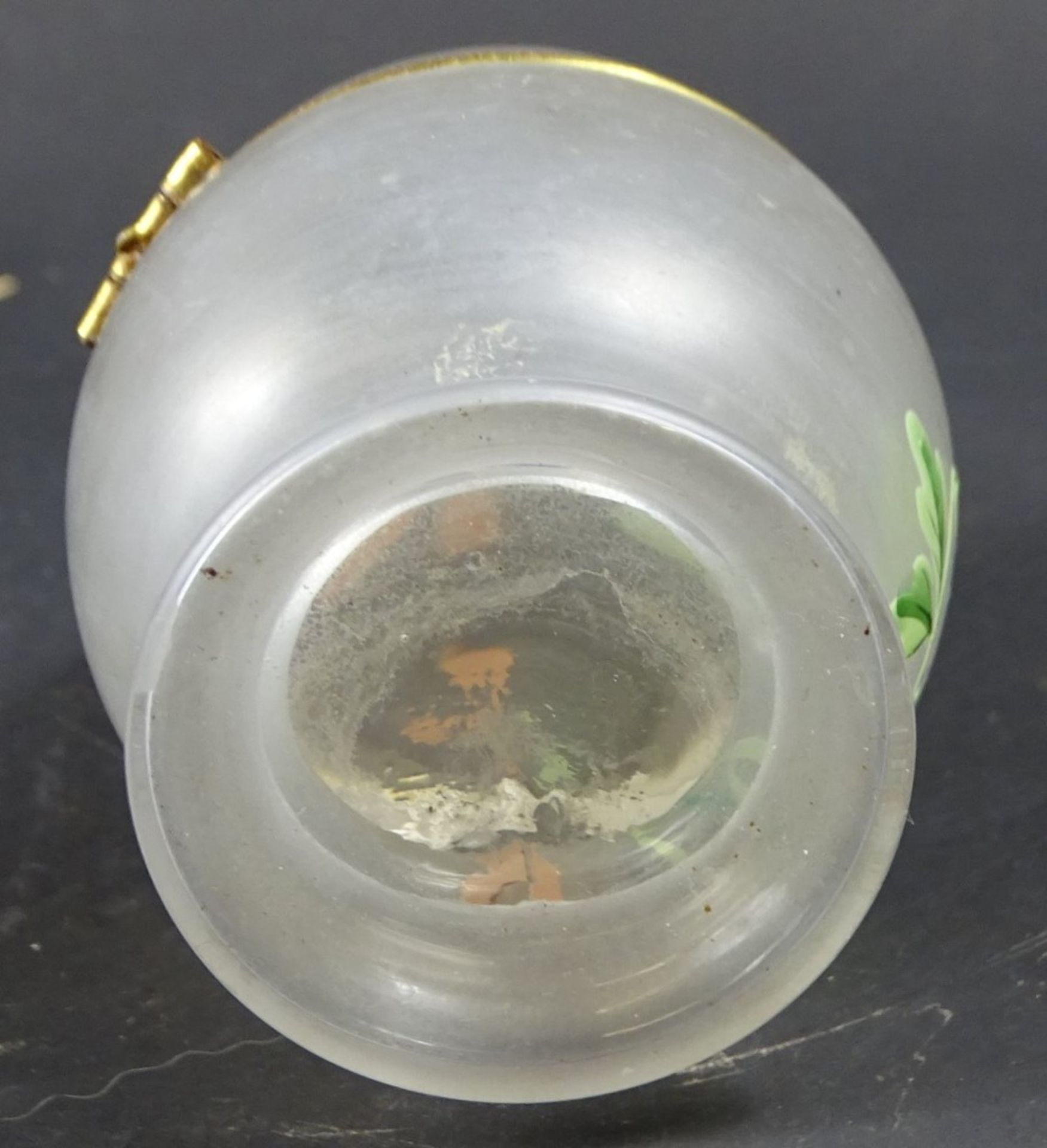 Eierförmige Glasdose, bemalt, mit Bronzemontur, H. 12,5 cm - Image 6 of 6