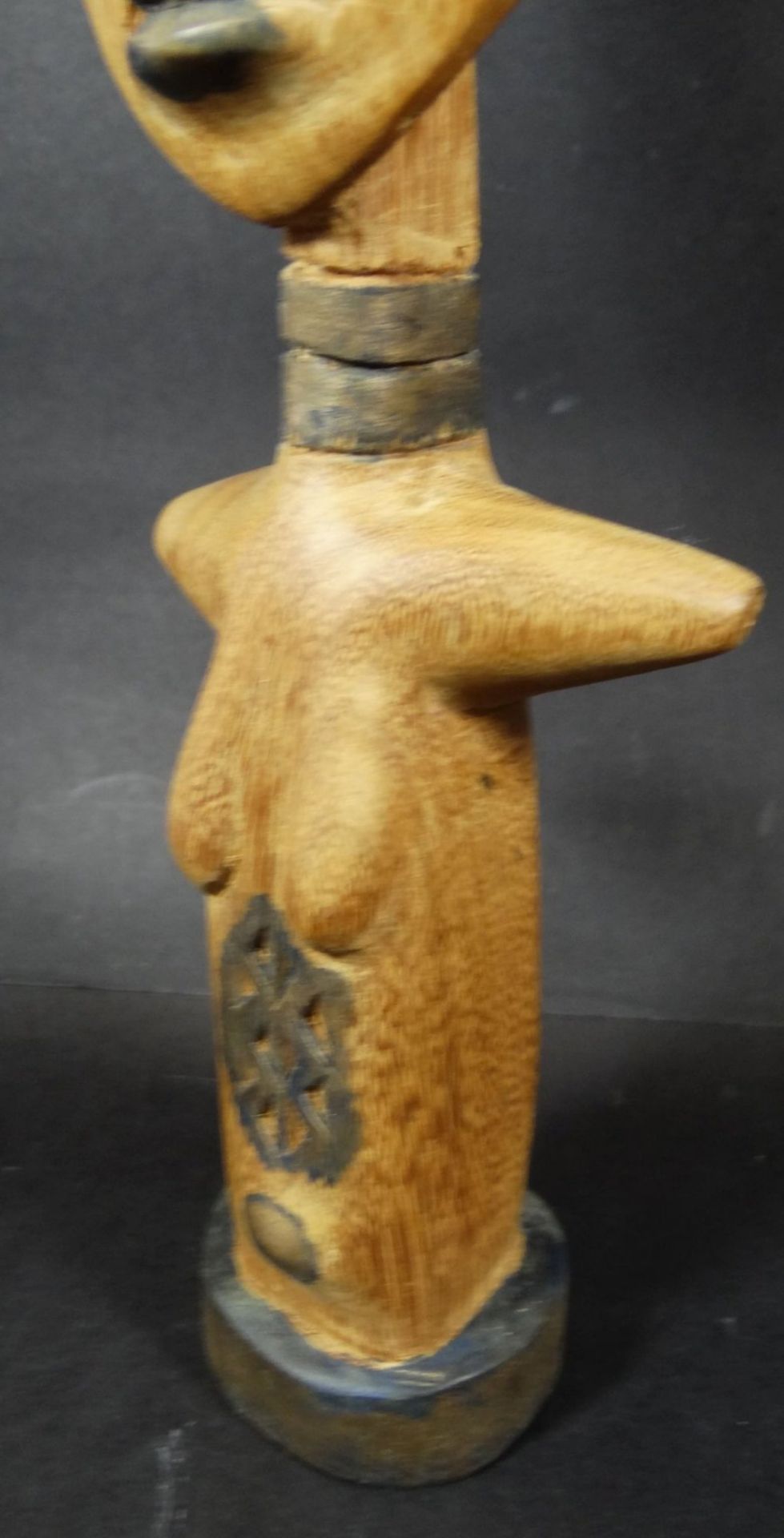 afrikan. Fetisch aus Holz, H-34 cm, D-12 cm - Bild 3 aus 8