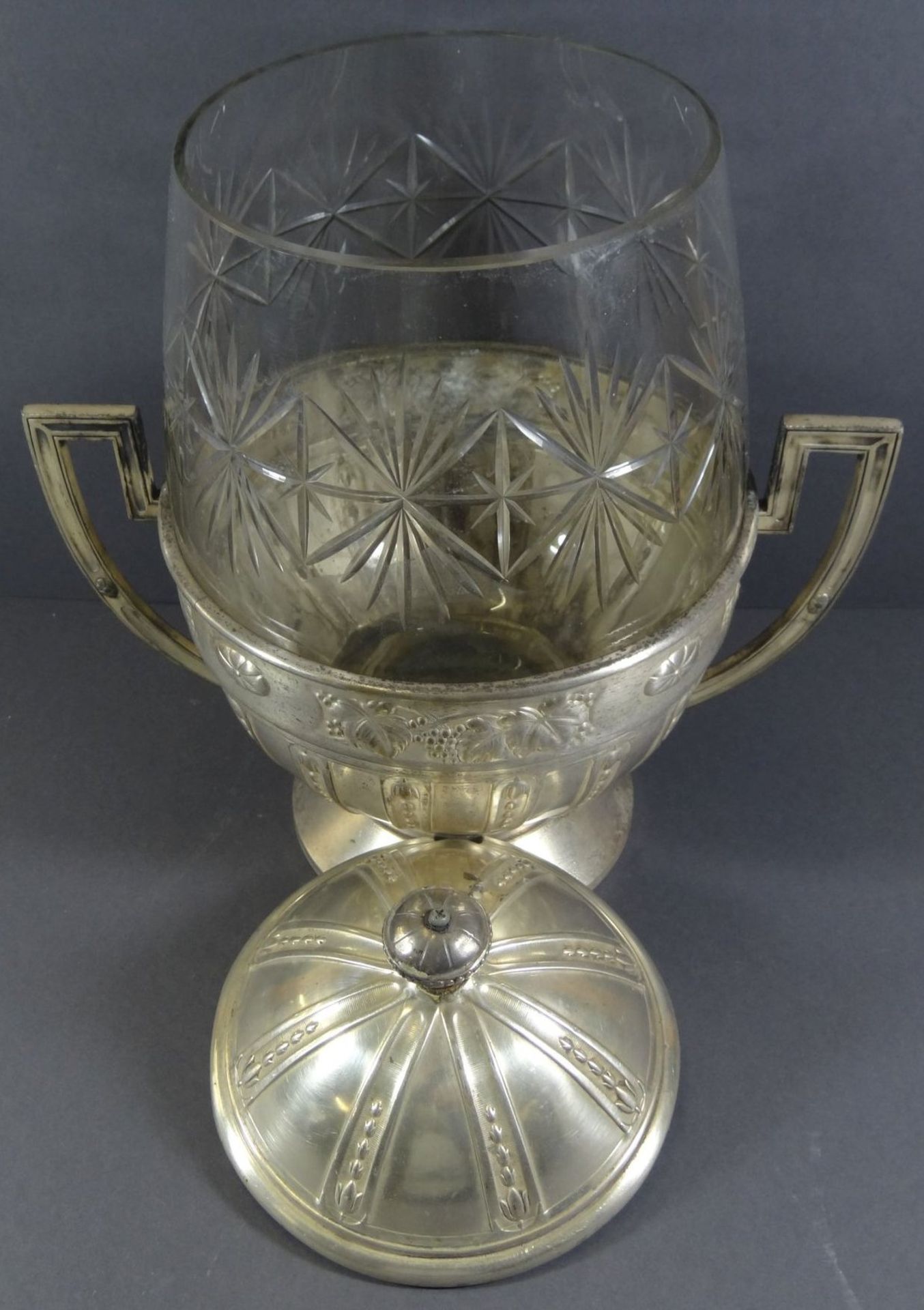 grosses Jugendstil-Bowlengefäss, Glas beschliffen, versilberte Montur, Alters-u. Gebrauchsspuren, - Image 4 of 6