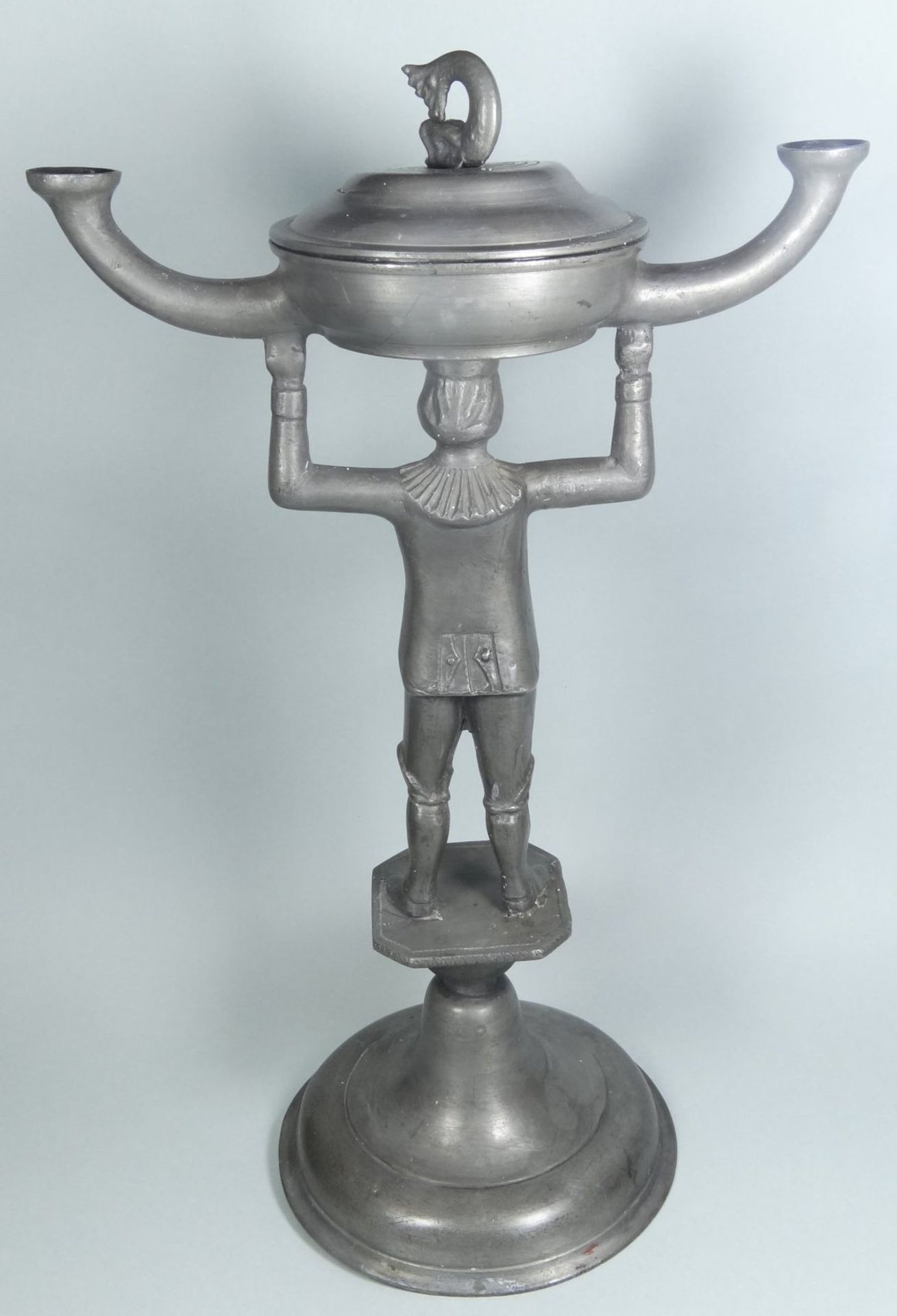 hohe figürliche Bergmanns-Öllampe aus Zinn, dat. 1780, H-33 cm, B-21 cm, seltene Ausführung, guter - Image 6 of 10